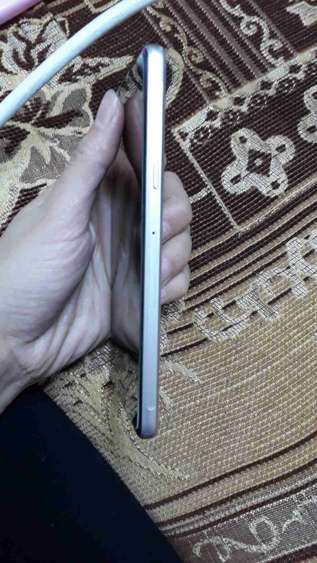 a5 بصمه  16جيجا                                            


	 				لا تنسَ أنك شاهدت هذا الإعلان في عنكبوت            
	 				
                                بحالة الجديد بس يو جد شعر من الخلف...