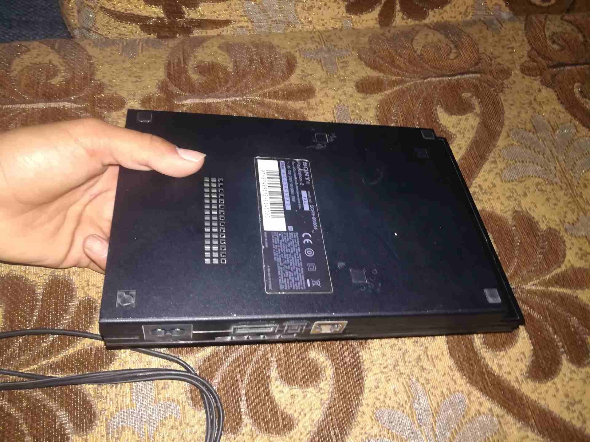 بلايستيشن 2،بحاله ممتازه مع ايدتين وجميع وصلاته سوني الأصلي جهاز وكاله شغال 100%
لا تنسَ أنك شاهدت هذا الإعلان في عنكبوت...