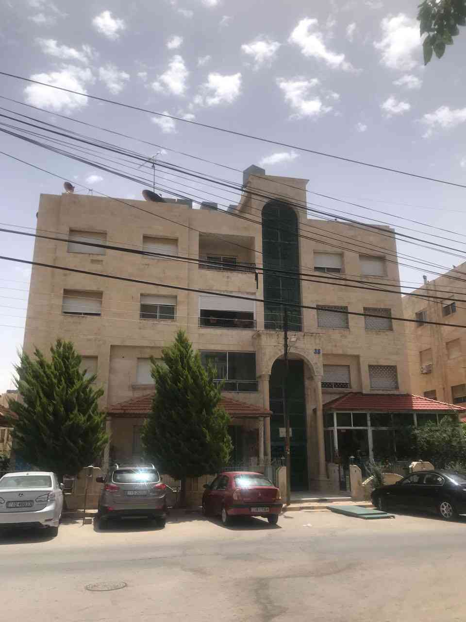 شقة للبيع او للايجار سنوي 4000 دينار
لا تنسَ أنك شاهدت هذا الإعلان في عنكبوت
البيت مجدد بالكا...