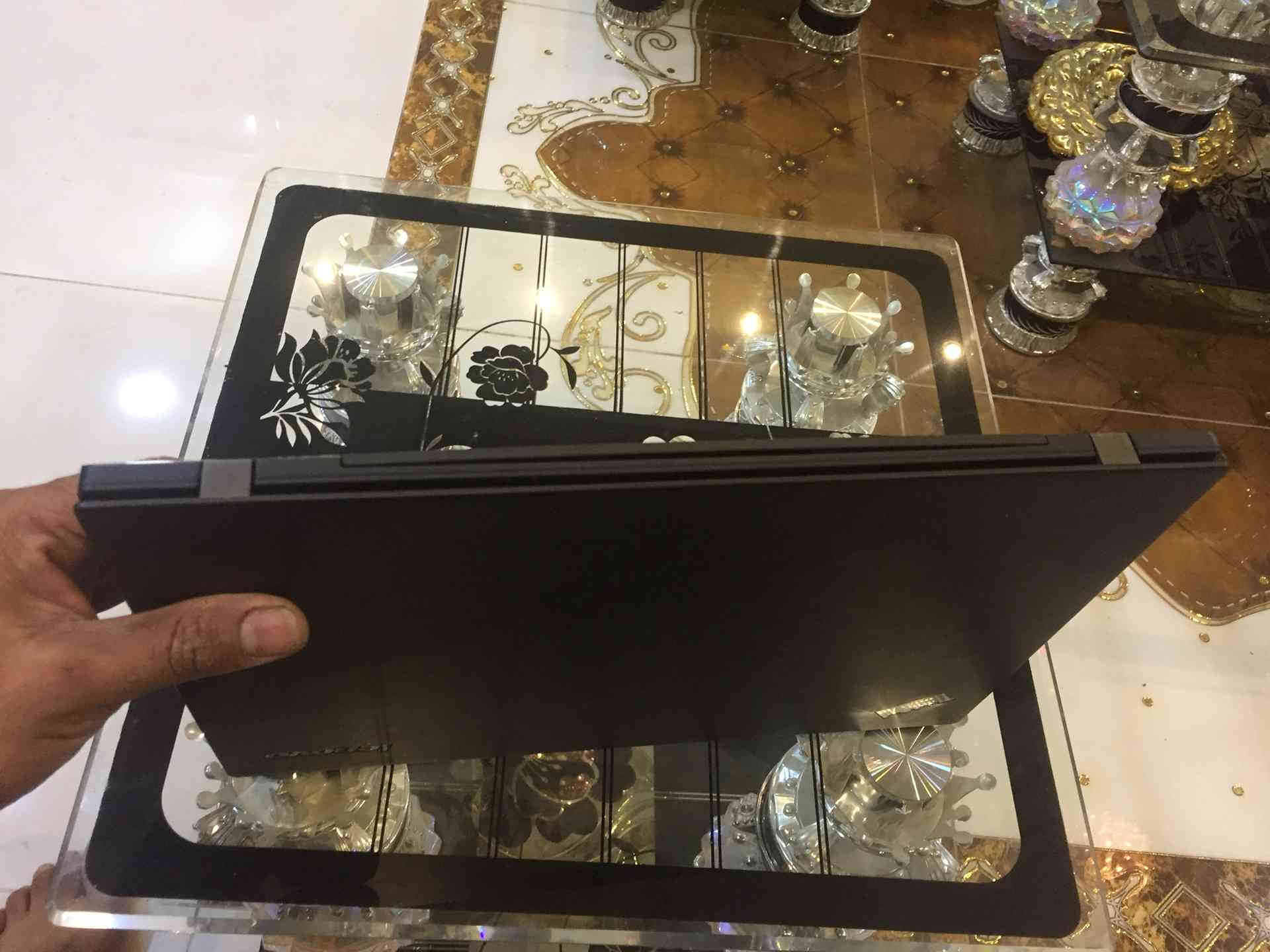 لاب توب لينوفو                                            


	 				لا تنسَ أنك شاهدت هذا الإعلان في عنكبوت            
	 				
                                لاب توب للبيع لينوفو T440S
معالج نوع ا...
