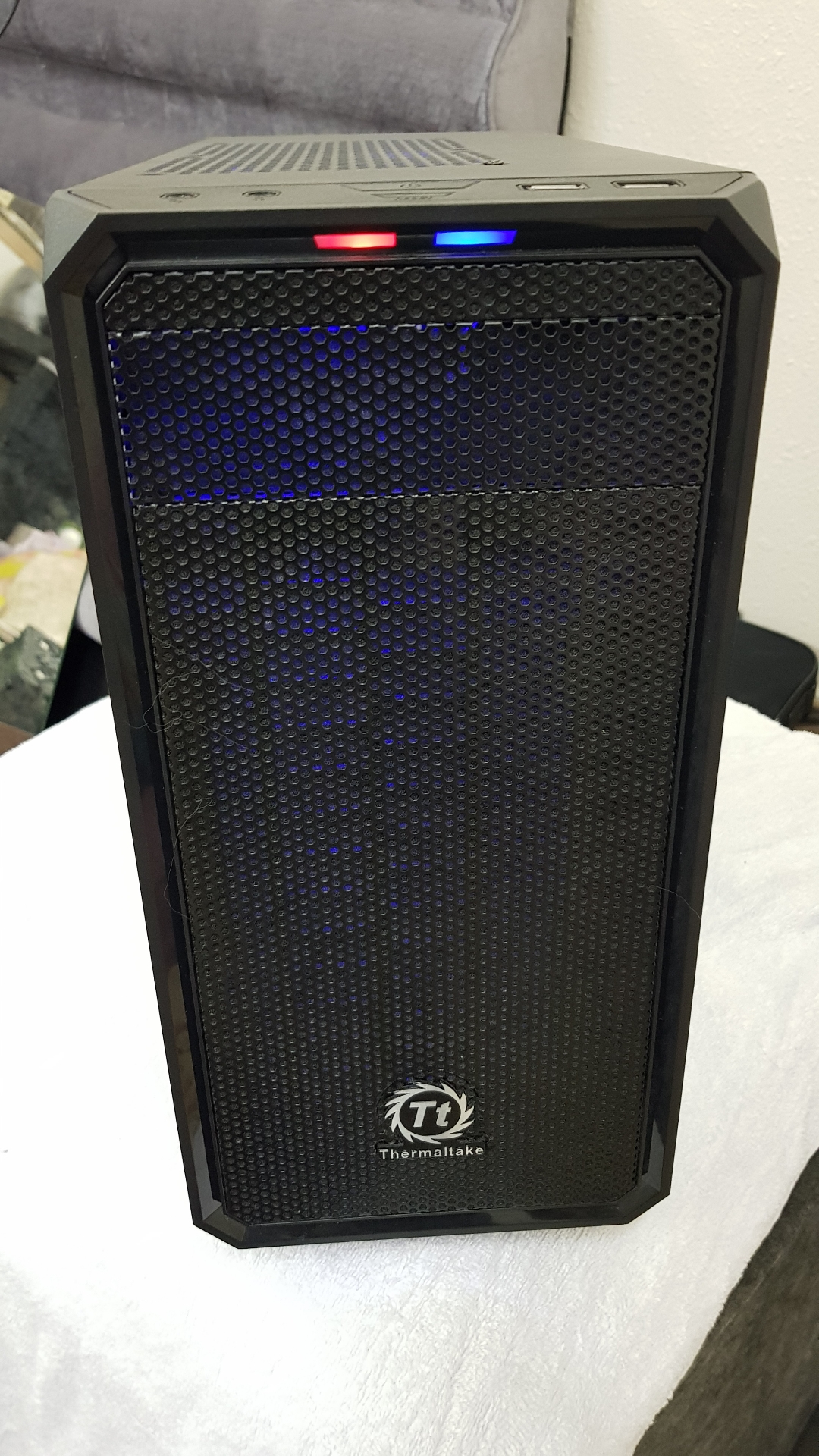 كمبيوتر قيمنق

(Gaming PC)                                            


	 				لا تنسَ أنك شاهدت هذا الإعلان في عنكبوت            
	 				
                                معالج :intel i5&nbsp;
كرت...