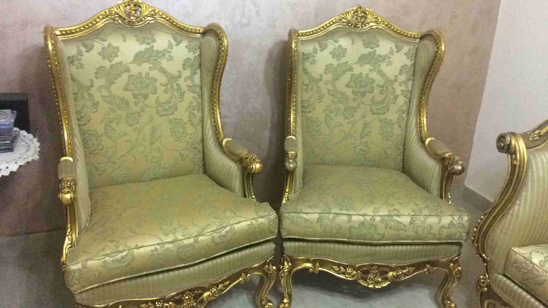 صالون مدهب
لا تنسَ أنك شاهدت هذا الإعلان في عنكبوت
صالون من كنبه واربع كراسى استعمال نظيف جدا كأن...