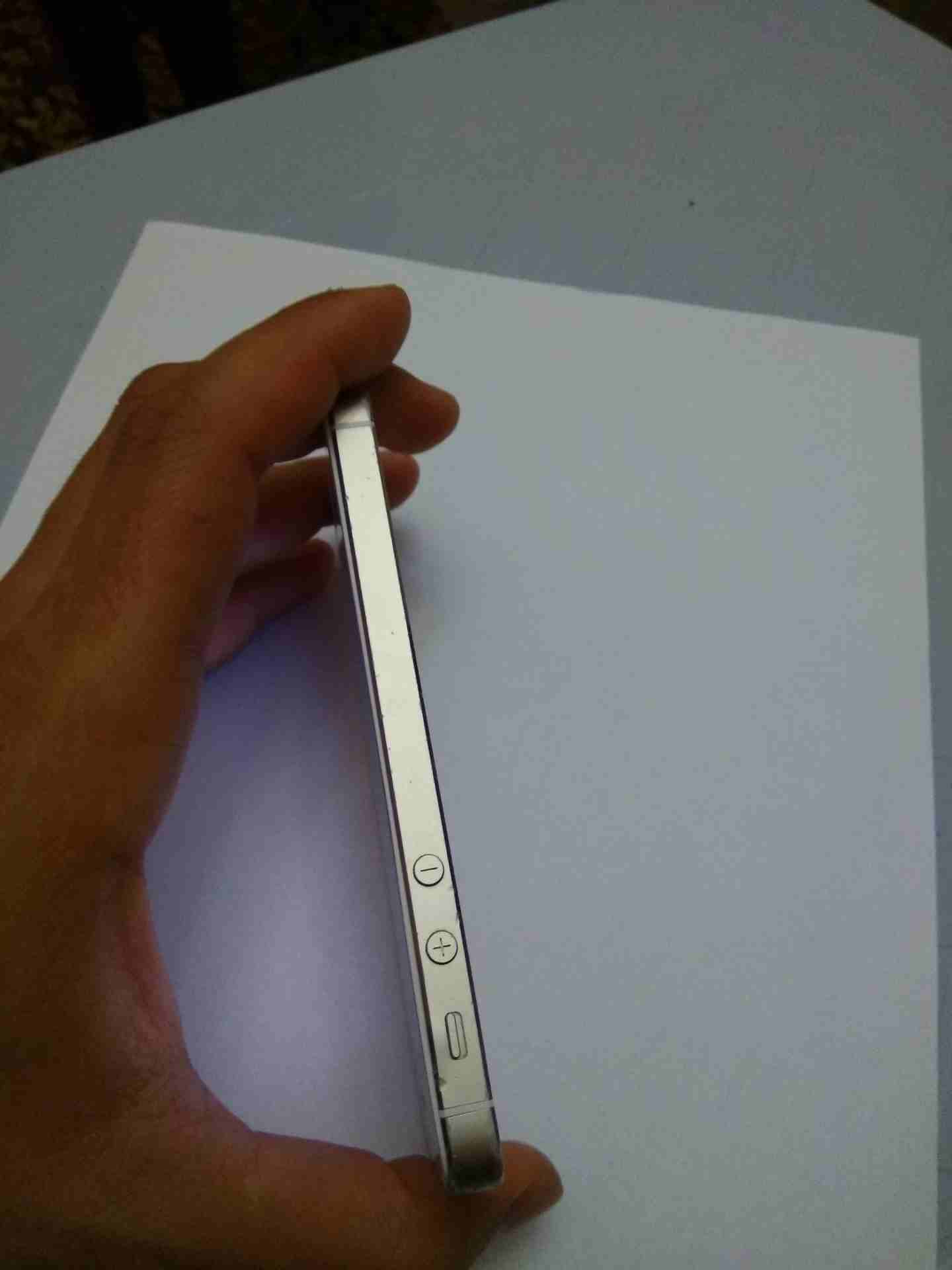 جهازين ايفون 5s iphone
لا تنسَ أنك شاهدت هذا الإعلان في عنكبوت
واحد لون سلفر وواحد لون ذهبي
الثن...