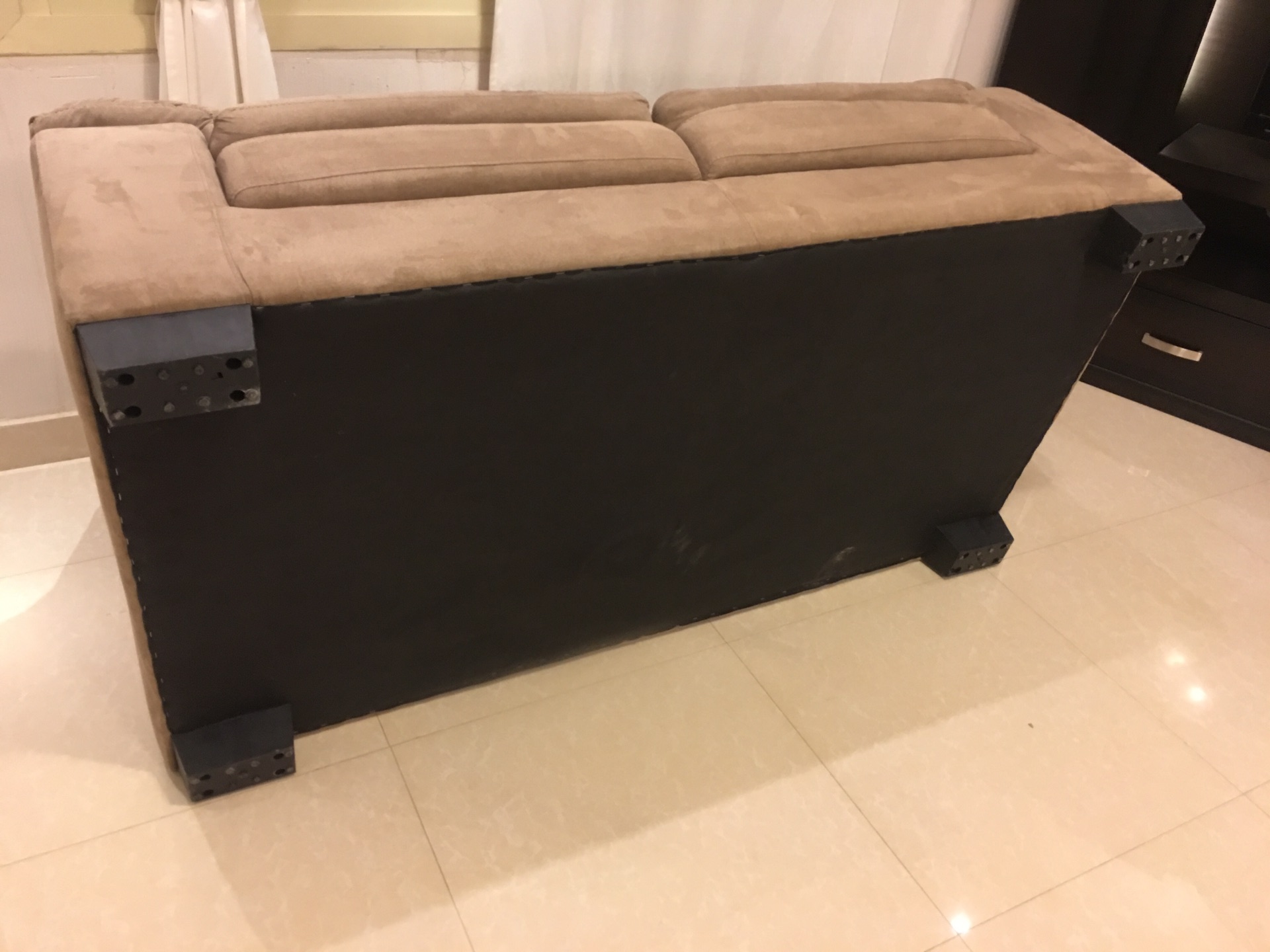 كنب مودرن مستورد راقي من شركة هوم سنتر
لا تنسَ أنك شاهدت هذا الإعلان في عنكبوت
السلام عليكم و...