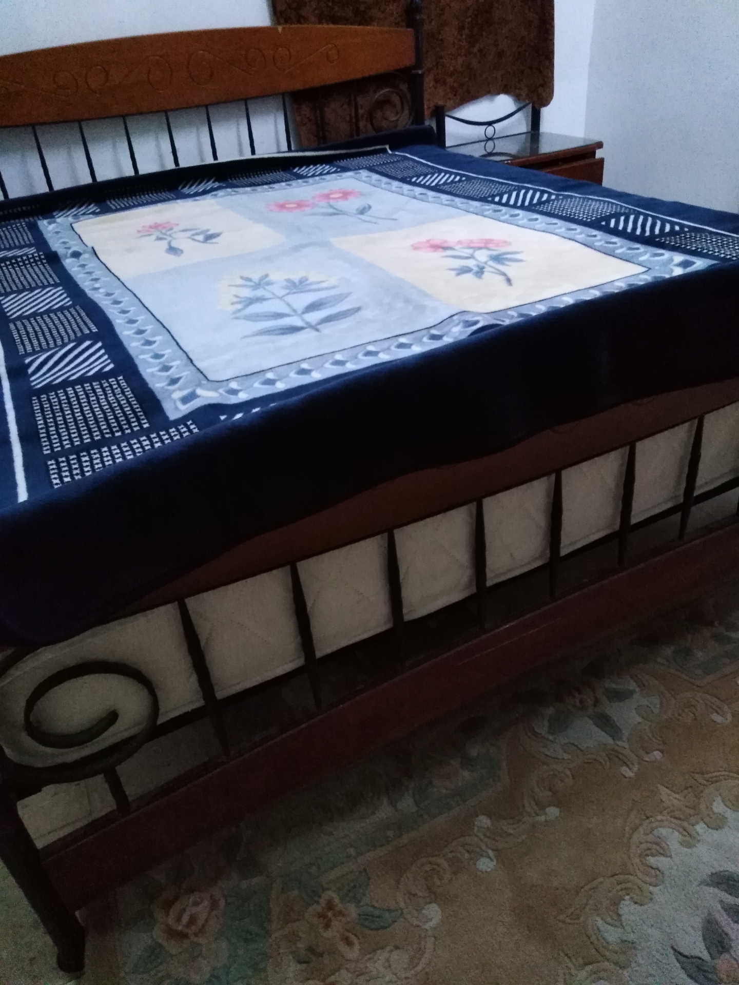 غرفت نوم                                            


	 				لا تنسَ أنك شاهدت هذا الإعلان في عنكبوت            
	 				
                                غرفت نوم بدون خزانه بدون فرشه...