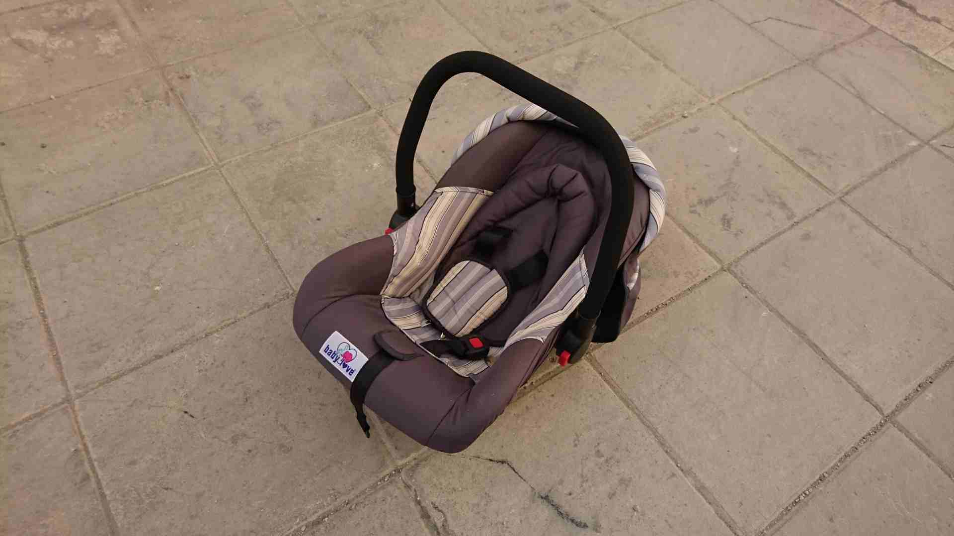 car seat barely used looks like new  كرسي سيارة بحالة جديد                                            


	 				لا تنسَ أنك شاهدت هذا الإعلان في عنكبوت...