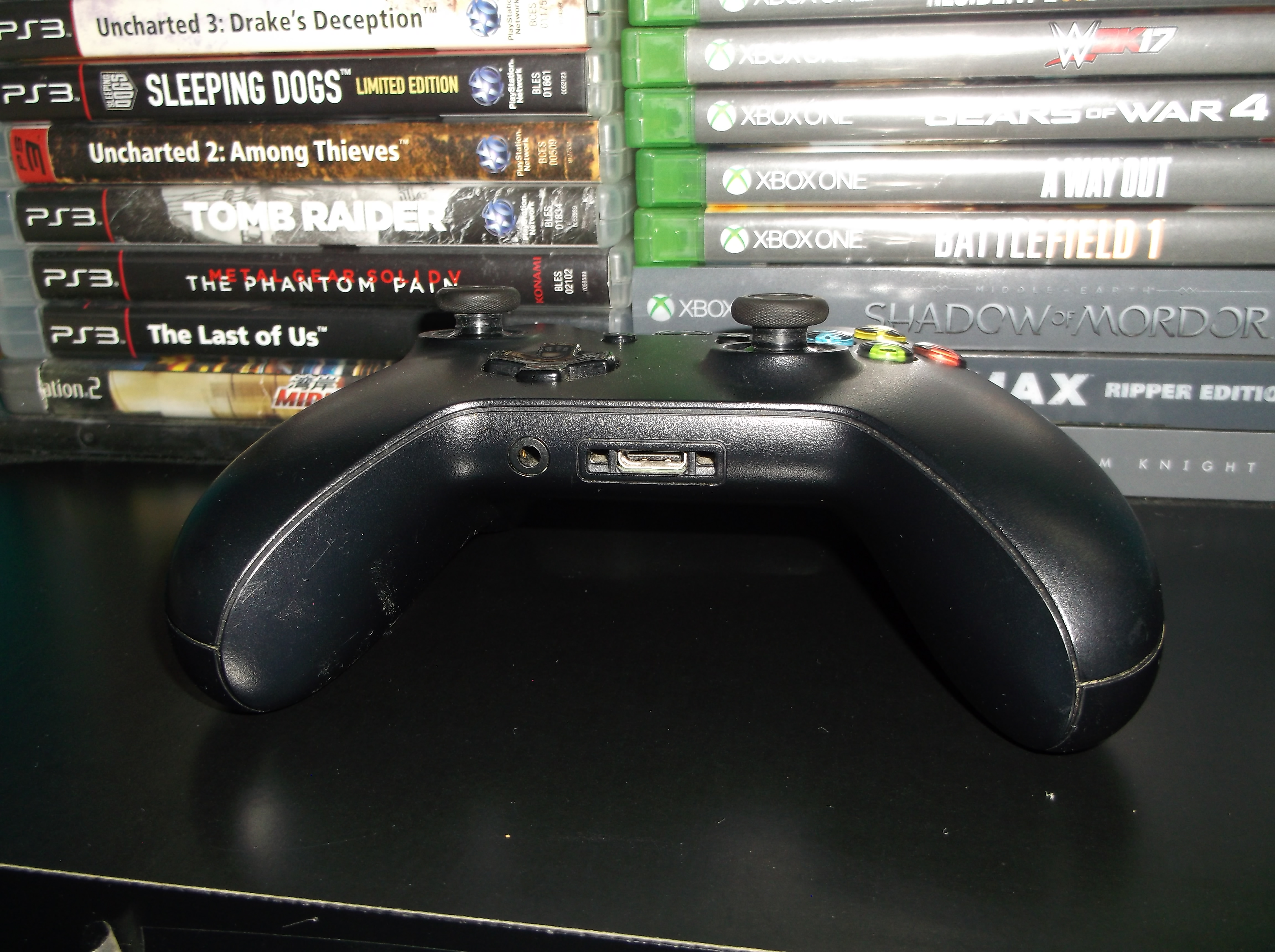 يد  xbox one                                            


	 				لا تنسَ أنك شاهدت هذا الإعلان في عنكبوت            
	 				
                                اليد نظيفه مافيها عيب...