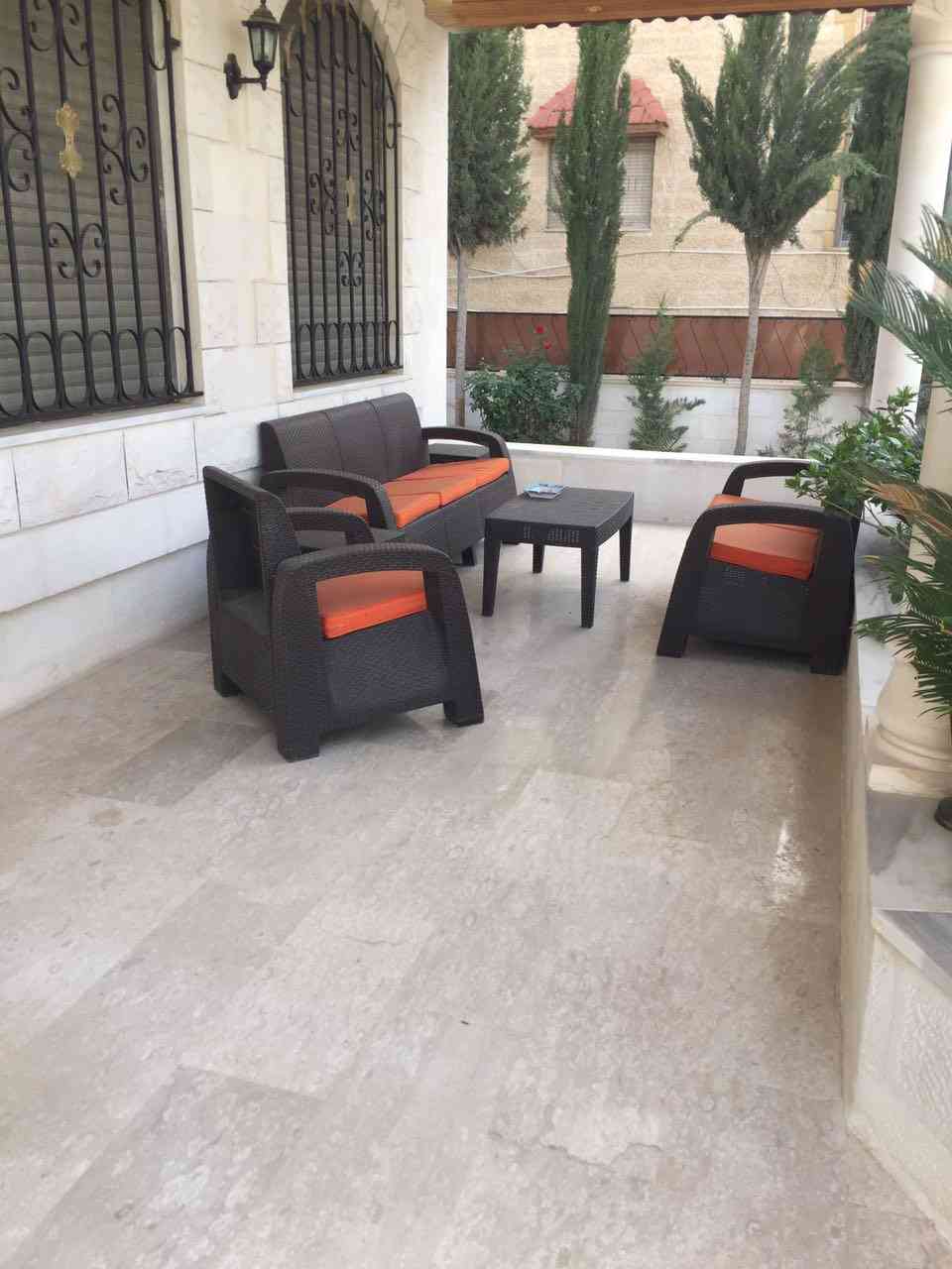 الجبيهه فيلا مستقله فخمه جدا جدا موقع مميز ارض 1050م بناء 650م
لا تنسَ أنك شاهدت هذا الإعلان في عنكبوت...