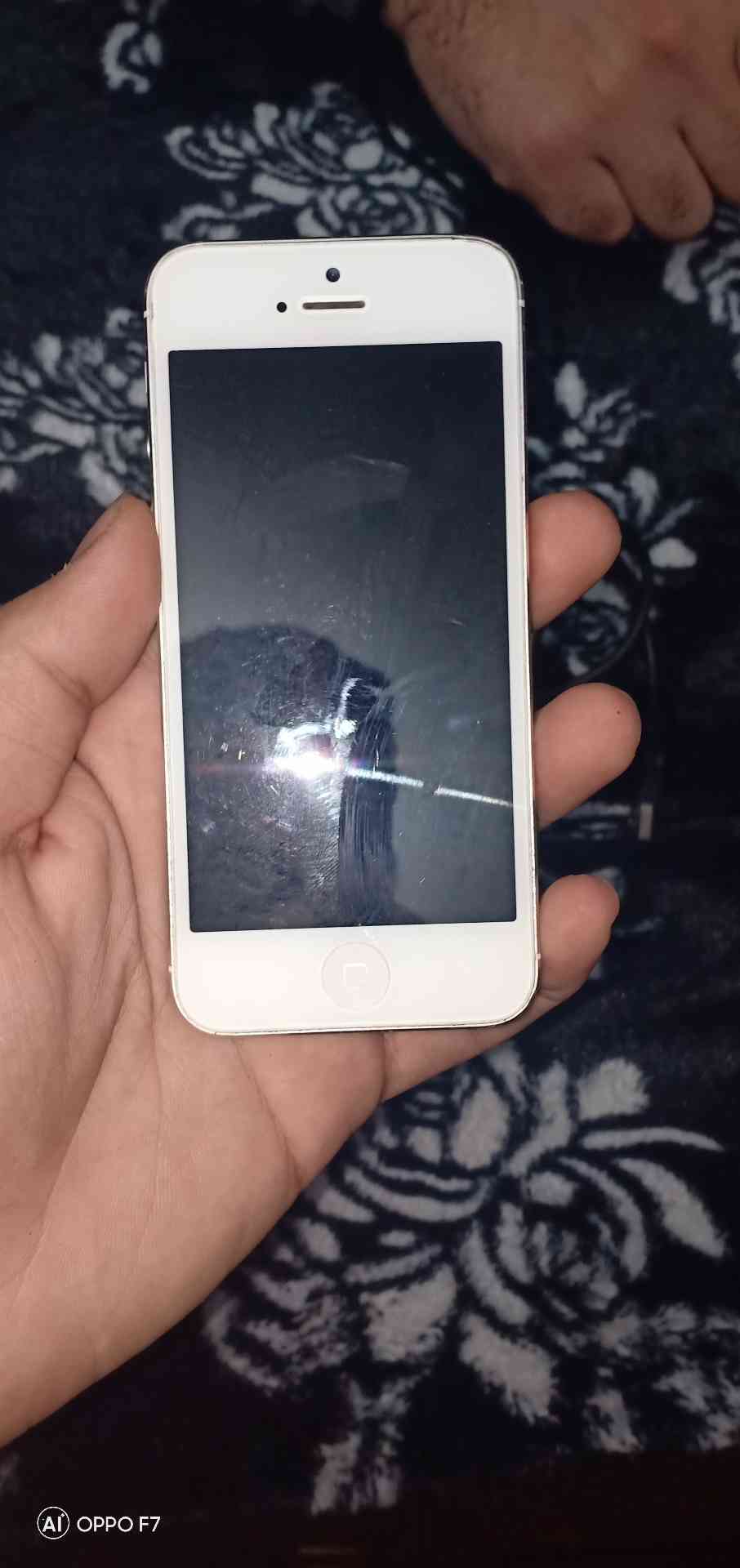 64 جيجا                                            


	 				لا تنسَ أنك شاهدت هذا الإعلان في عنكبوت            
	 				
                                حالته كويس جدا مش فيه غير الخرابيش بس قابل ال...