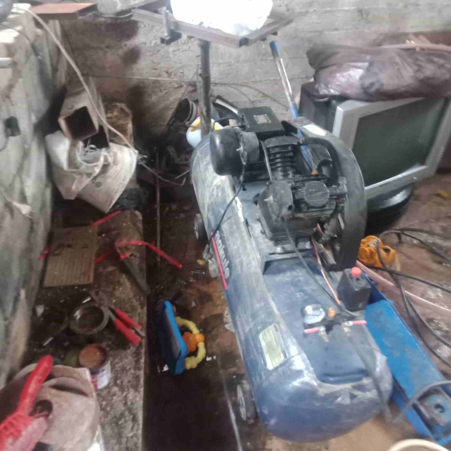 جك تمساح و كمبريسه هواء                                            


	 				لا تنسَ أنك شاهدت هذا الإعلان في عنكبوت            
	 				
                            كمبريسة هواء جديده 200لتر 230 دين...