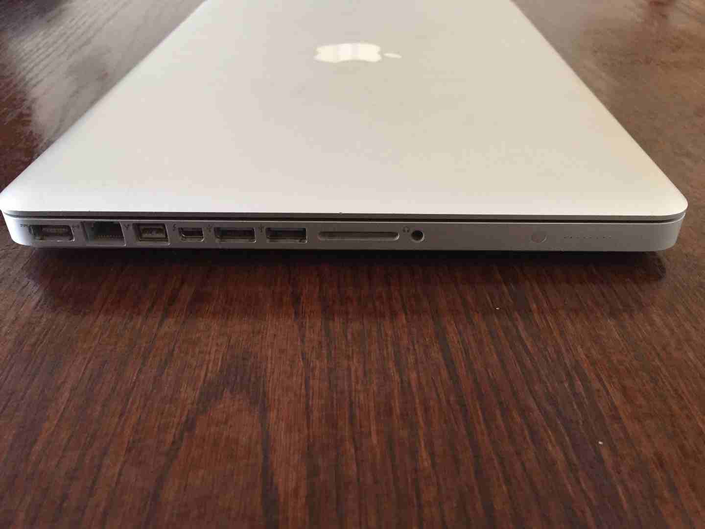 MacBook Pro Early 2011, 13.3", 8GB RAM, 256 GB Samsung SSD
لا تنسَ أنك شاهدت هذا الإعلان في عنكبوت...