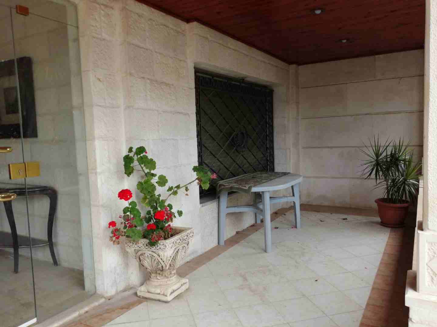شقة مفروشة 4 نوم طابق ارضي للإيجار في دير غبار
لا تنسَ أنك شاهدت هذا الإعلان في عنكبوت
شقة مفروشه...