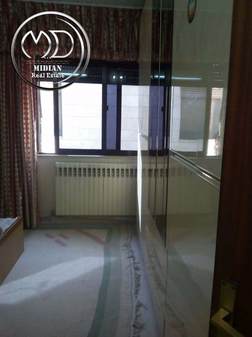 شقه طابقية مفروشه للبيع او للايجار ام اذينه خلف زاد الخير 250م طابق ثالث .
لا تنسَ أنك شاهدت هذا الإعلان في عنكبوت...