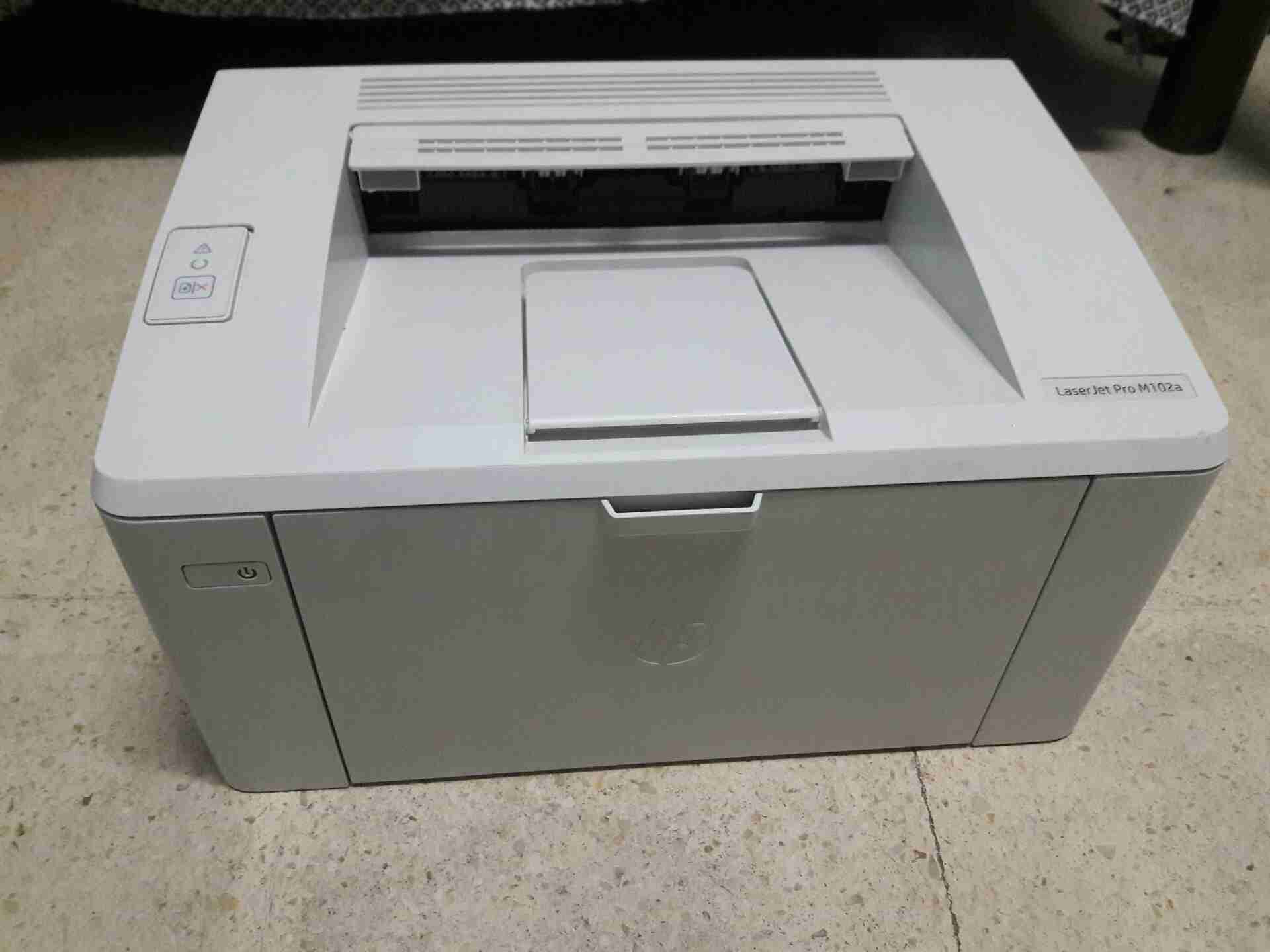 طابعة hp ليزر                                            


	 				لا تنسَ أنك شاهدت هذا الإعلان في عنكبوت            
	 				
                                سعر حبرها من 18_22
يوجد بها حبر...