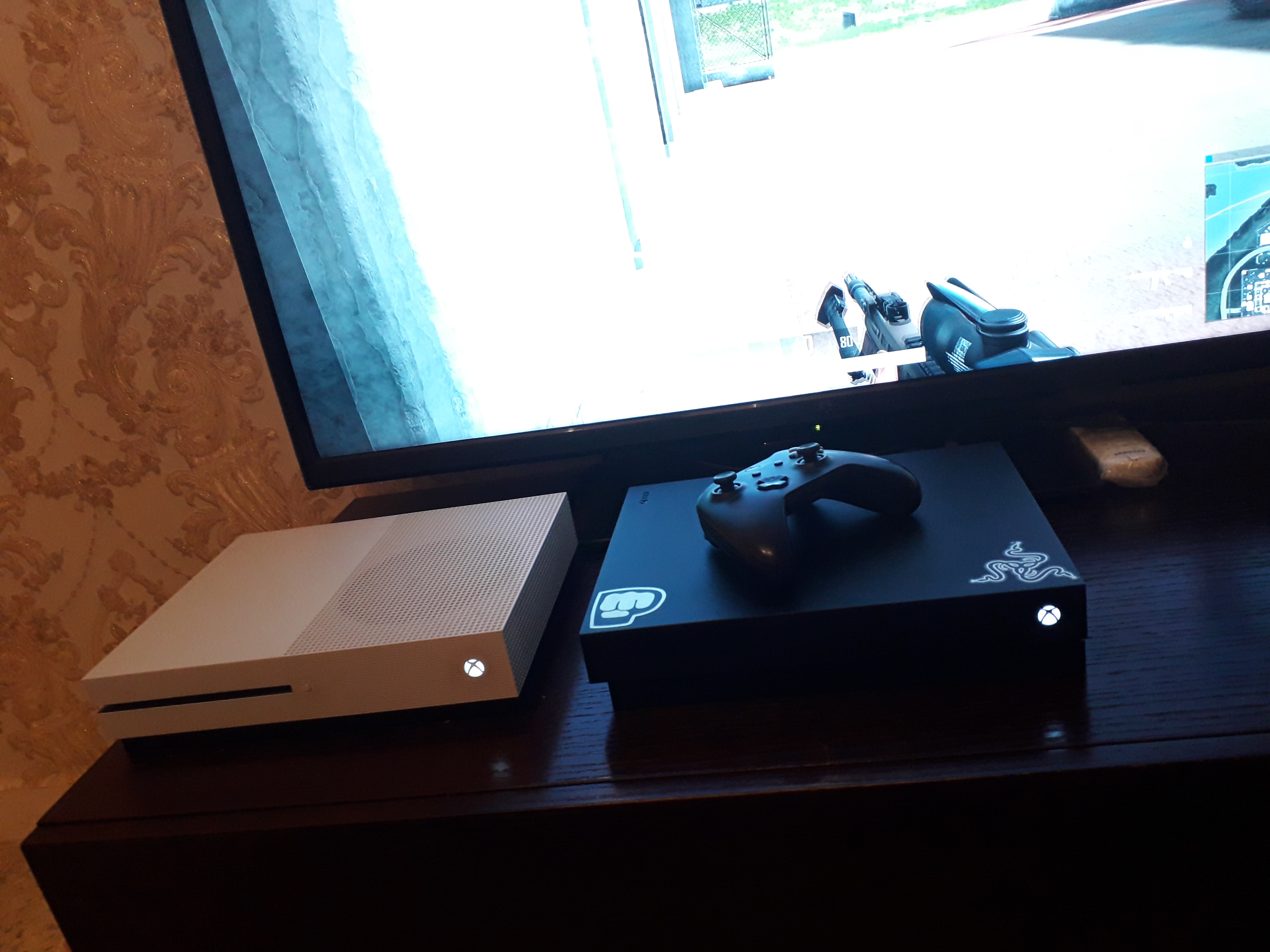 Xbox one X مع 21 لعبة                                            


	 				لا تنسَ أنك شاهدت هذا الإعلان في عنكبوت            
	 				
                                جهاز اسكبوس ون اكس 
بشغلك العاب...
