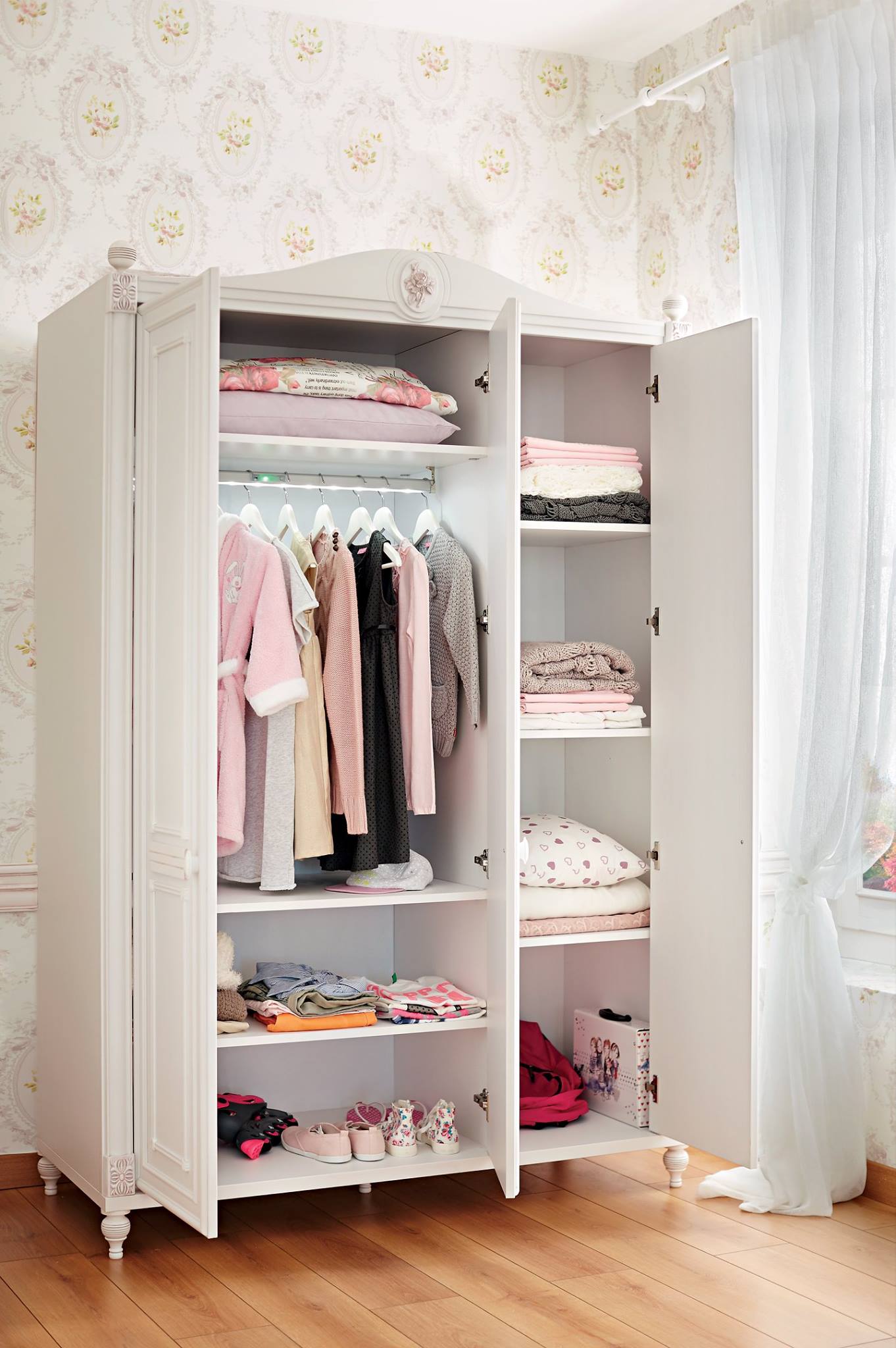 غرف نوم اطفال / شباب بمواصفات اوروبيه
لا تنسَ أنك شاهدت هذا الإعلان في عنكبوت
KIDS HOME...