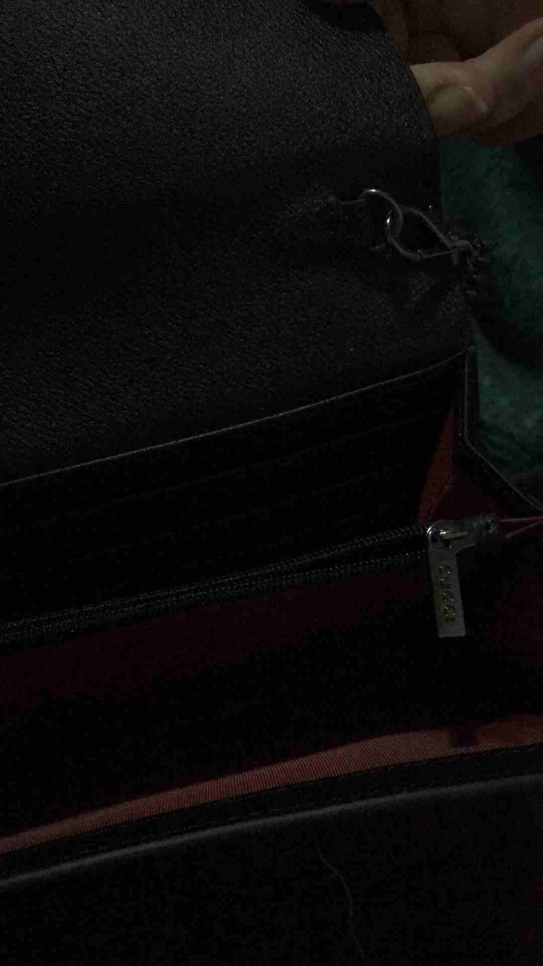 شنطة GUCCI الاصلية ابراوند الاول من ايطاليا                                            


	 				لا تنسَ أنك شاهدت هذا الإعلان في عنكبوت            
	 				
                            الشنطة اصلية...