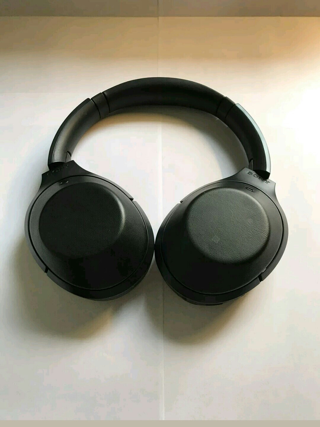 Sony MDR 1000X Noise Canceling Headphones - Black سماعات سوني ملكة العزل الاصلية                                            


	 				لا تنسَ أنك شاهدت هذا الإعلان في عنكبوت...