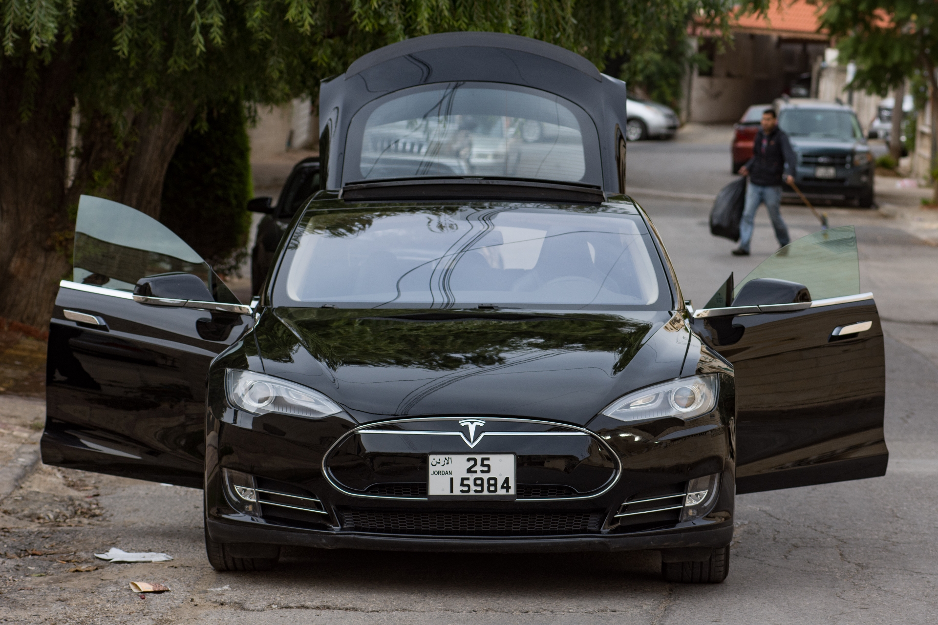 Tesla 85 تسلا 85 فحص كامل
لا تنسَ أنك شاهدت هذا الإعلان في عنكبوت
Tesla model s 85
Full Panor...