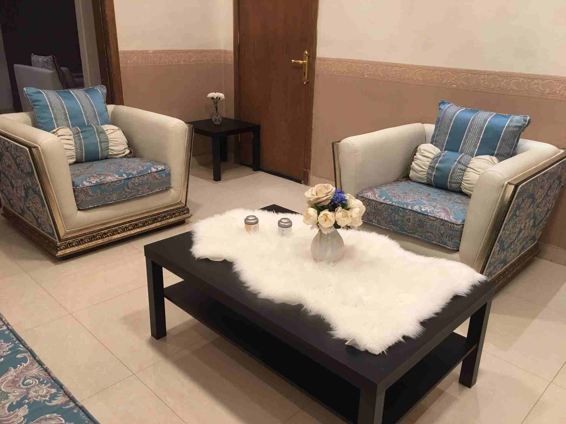 كنب مودرن بلمسه كلاسيكيه مستورد من شركة النافع
لا تنسَ أنك شاهدت هذا الإعلان في عنكبوت
السلام علي...
