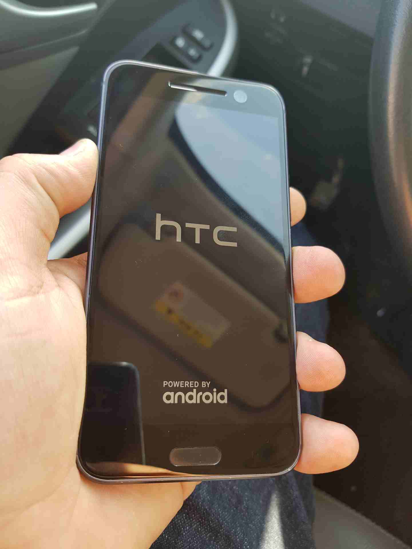 htc m10
لا تنسَ أنك شاهدت هذا الإعلان في عنكبوت
الجهاز نظيف جدا
في نقرة من عند مدخل الشحن فقط...