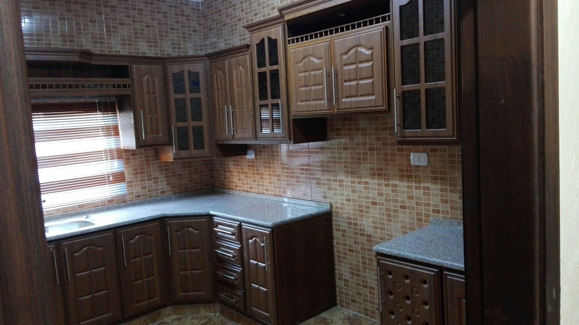 كافة أعمال الألمنيوم مطابخ شبابيك ابواب اكورديوم                                            


	 				لا تنسَ أنك شاهدت هذا الإعلان في عنكبوت            
	 				
                                احمد...