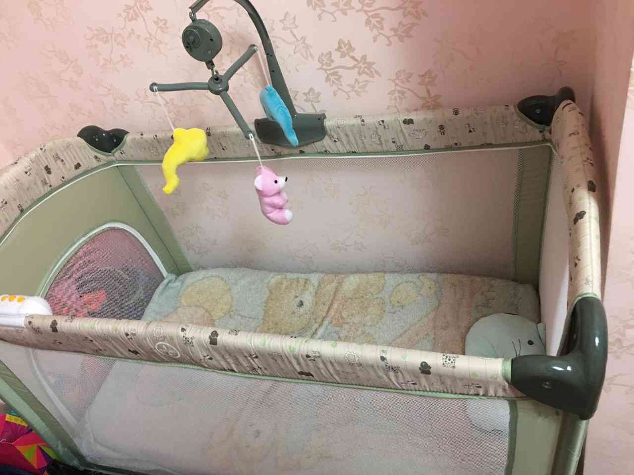 اغراض اطفال                                            


	 				لا تنسَ أنك شاهدت هذا الإعلان في عنكبوت            
	 				
                                سرير بيبي طابقين مع قاعده غيار حفاضه مع ف...