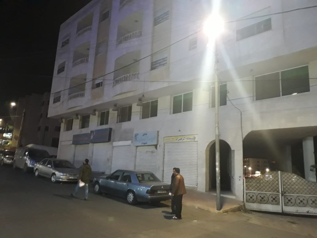 مجمع تجاري للبيع يتكون من 6 مخازن و 8 شقق ... بطبربور .... بسعر 750 الف دينار                                            


	 				لا تنسَ أنك شاهدت هذا الإعلان في عنكبوت...