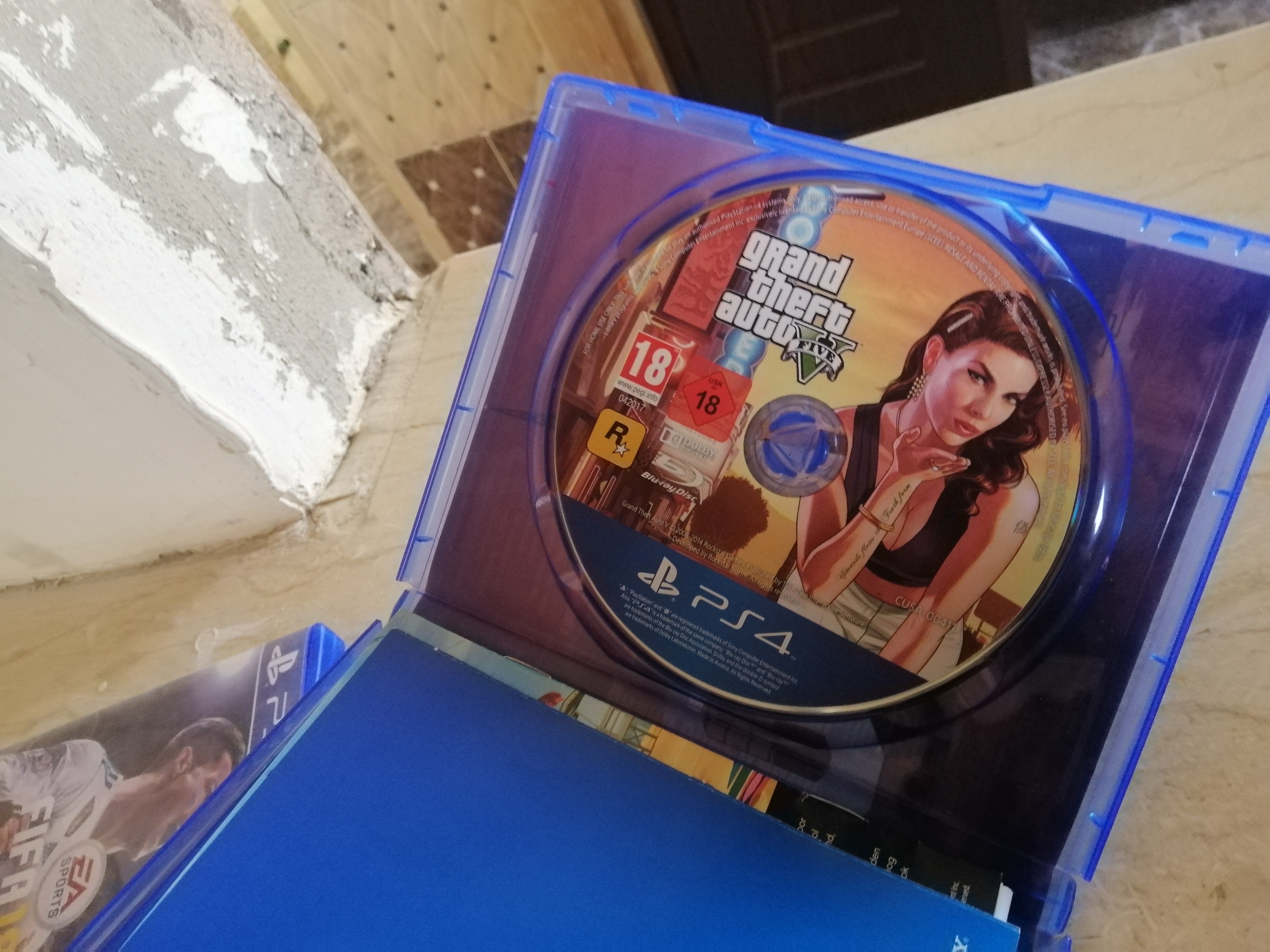 GTA.  V                                            


	 				لا تنسَ أنك شاهدت هذا الإعلان في عنكبوت            
	 				
                                اللعبة نظيفة جدا ولا شخط 
البيع بسعر 20 د نها...