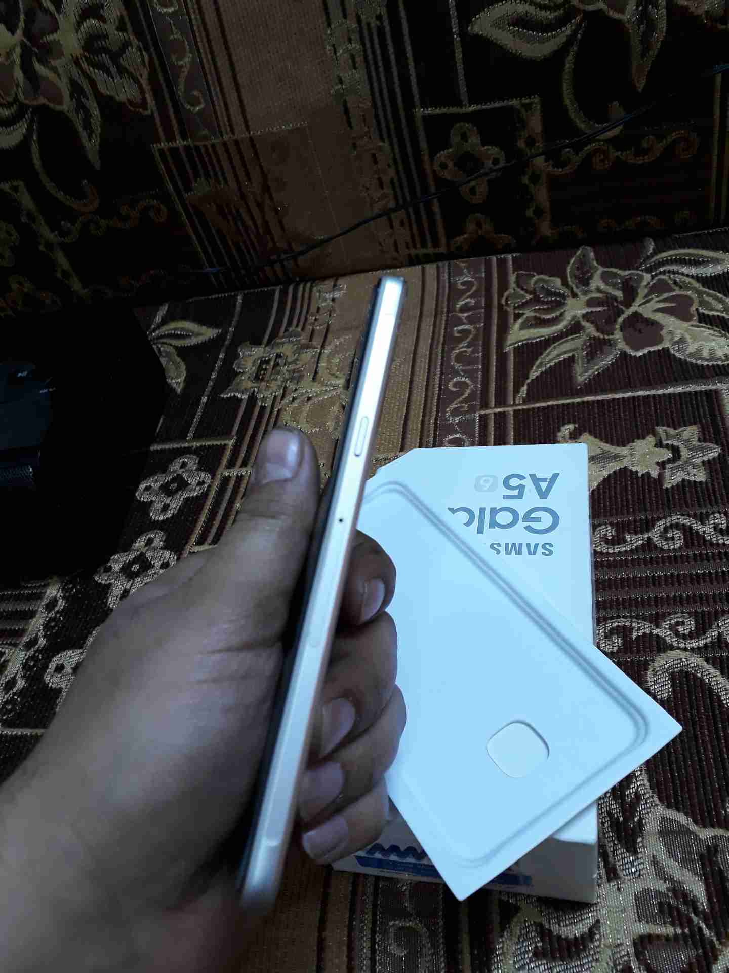 a5 بصمه 16جيجا
لا تنسَ أنك شاهدت هذا الإعلان في عنكبوت
بحالة الجديد بس يو جد شعر من الخلف...