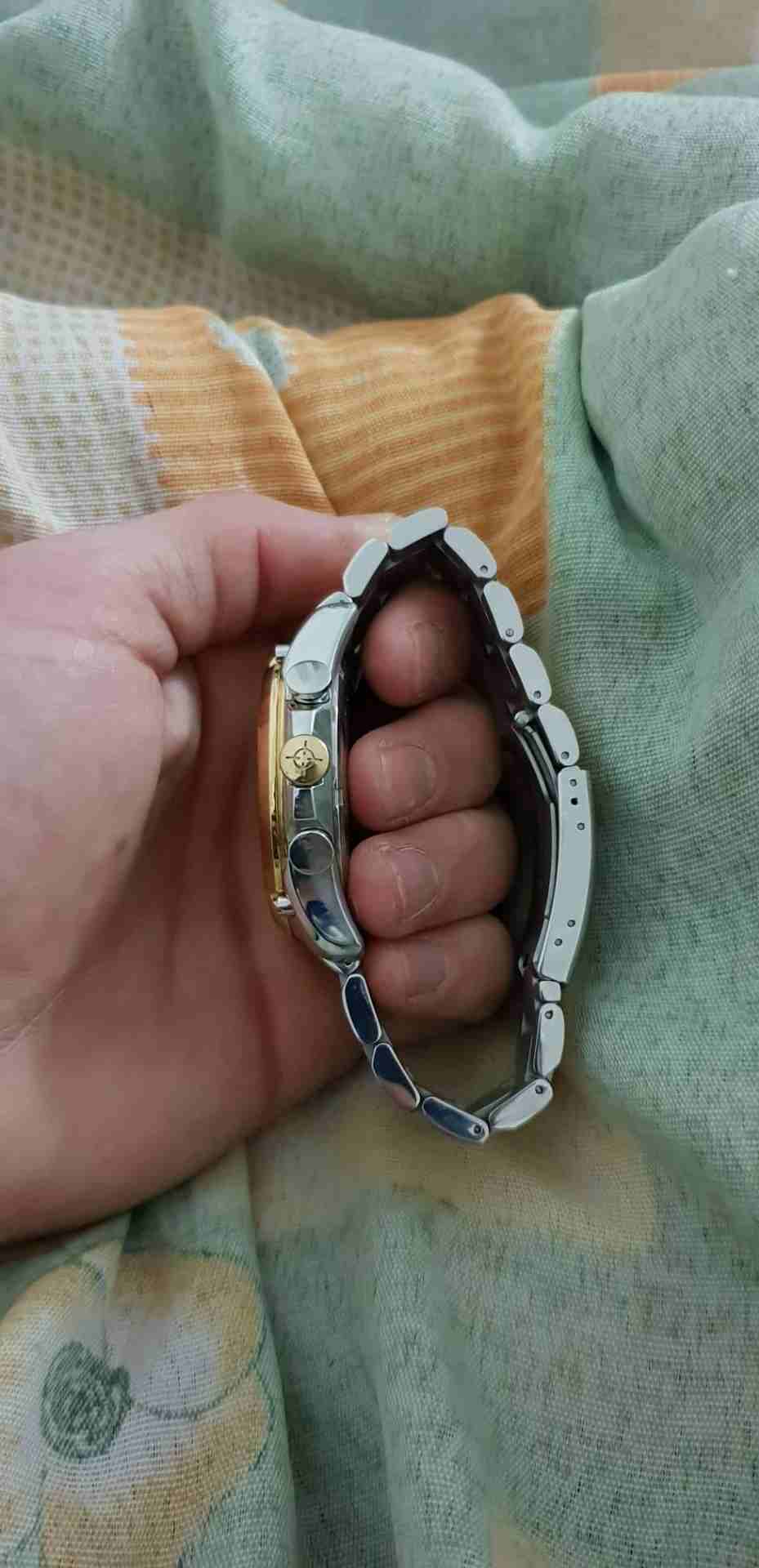 اومورفيا                                            


	 				لا تنسَ أنك شاهدت هذا الإعلان في عنكبوت            
	 				
                            ساعه اصليه استعمال بسيط شبه وكاله الساعه مضمونه...