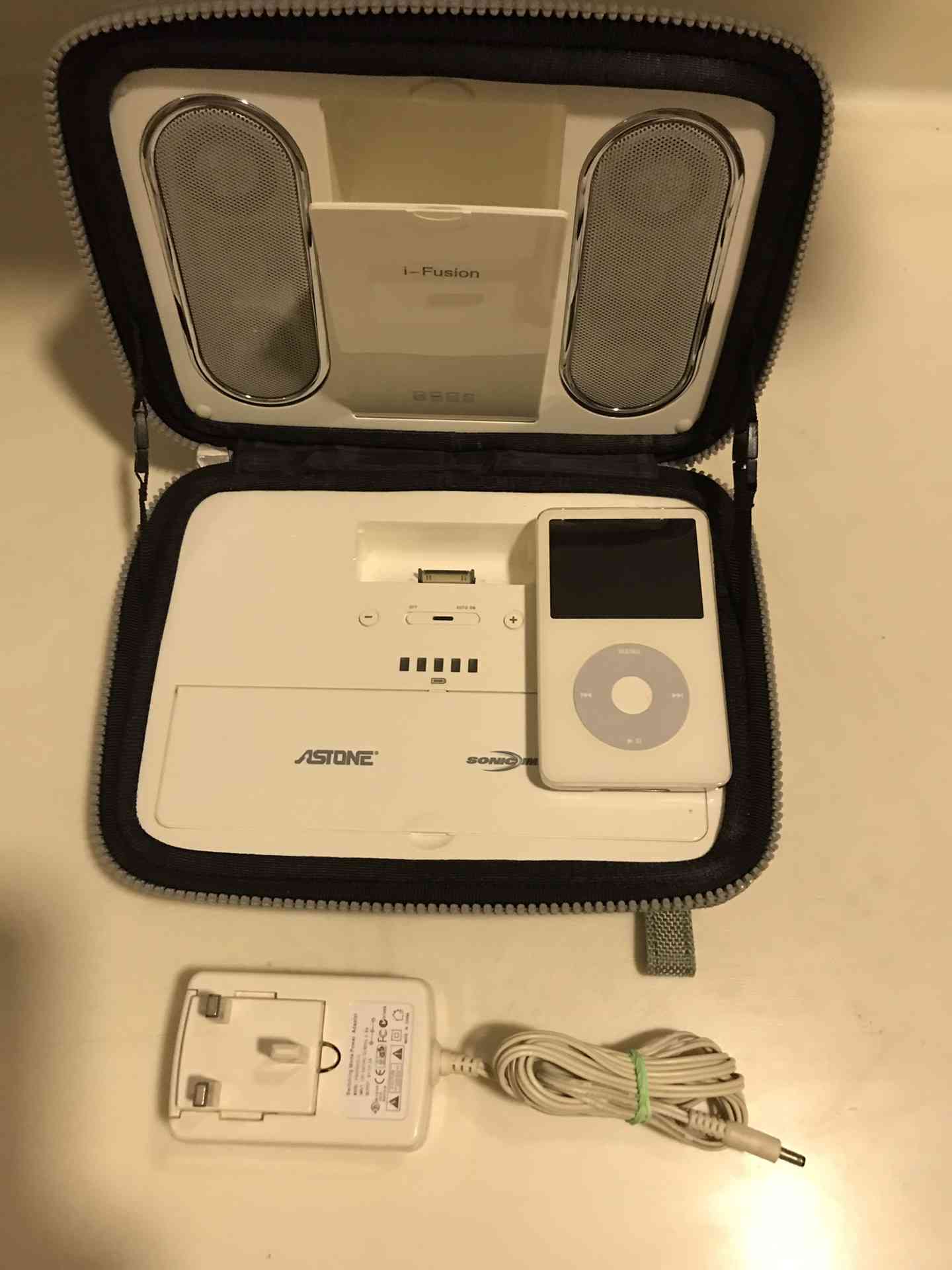 سماعه IPod محموله ماركه Astone
لا تنسَ أنك شاهدت هذا الإعلان في عنكبوت
سماعه IPod محموله بحا...