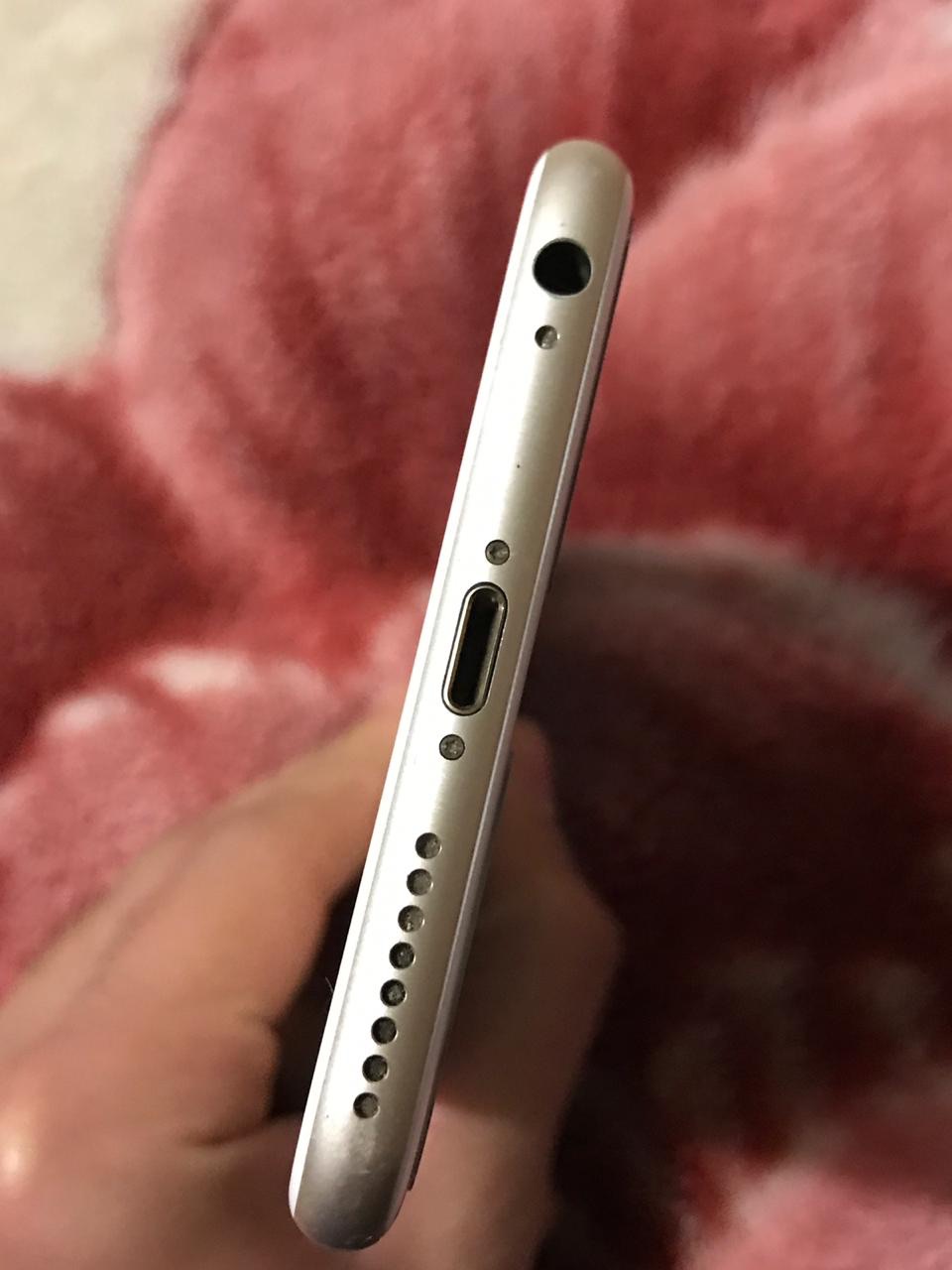 مع كامل اغراضو شاحن وسماعة والكرتونة كفر
لا تنسَ أنك شاهدت هذا الإعلان في عنكبوت
تلفون نضيف...