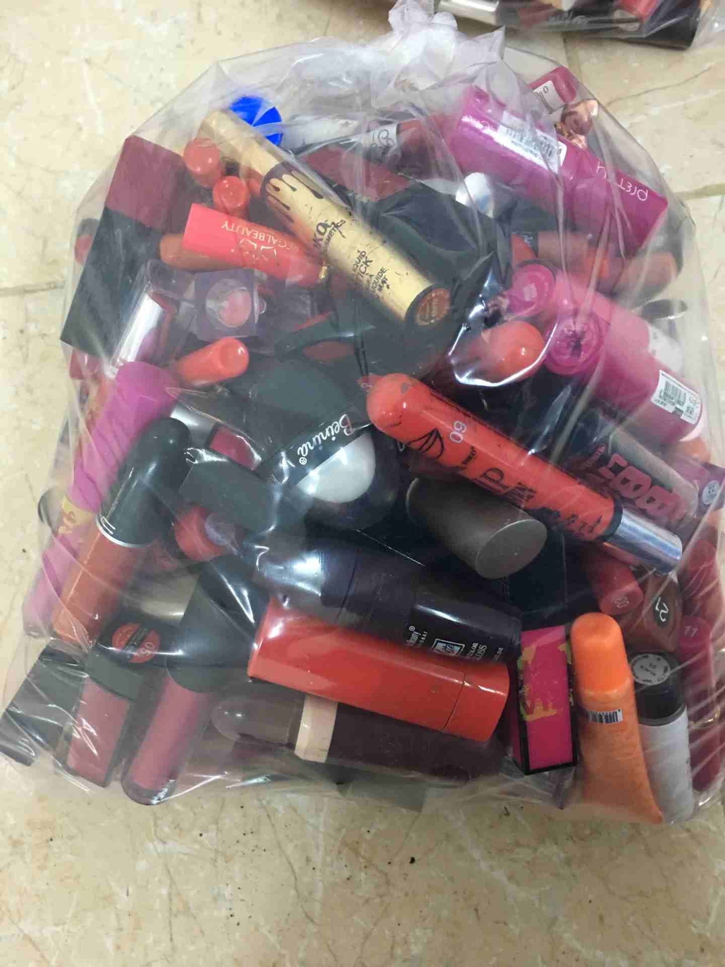 شررررررررروه بسسسسسعر حرررررررررررق
لا تنسَ أنك شاهدت هذا الإعلان في عنكبوت
شروه 500 قطعه مناكير...