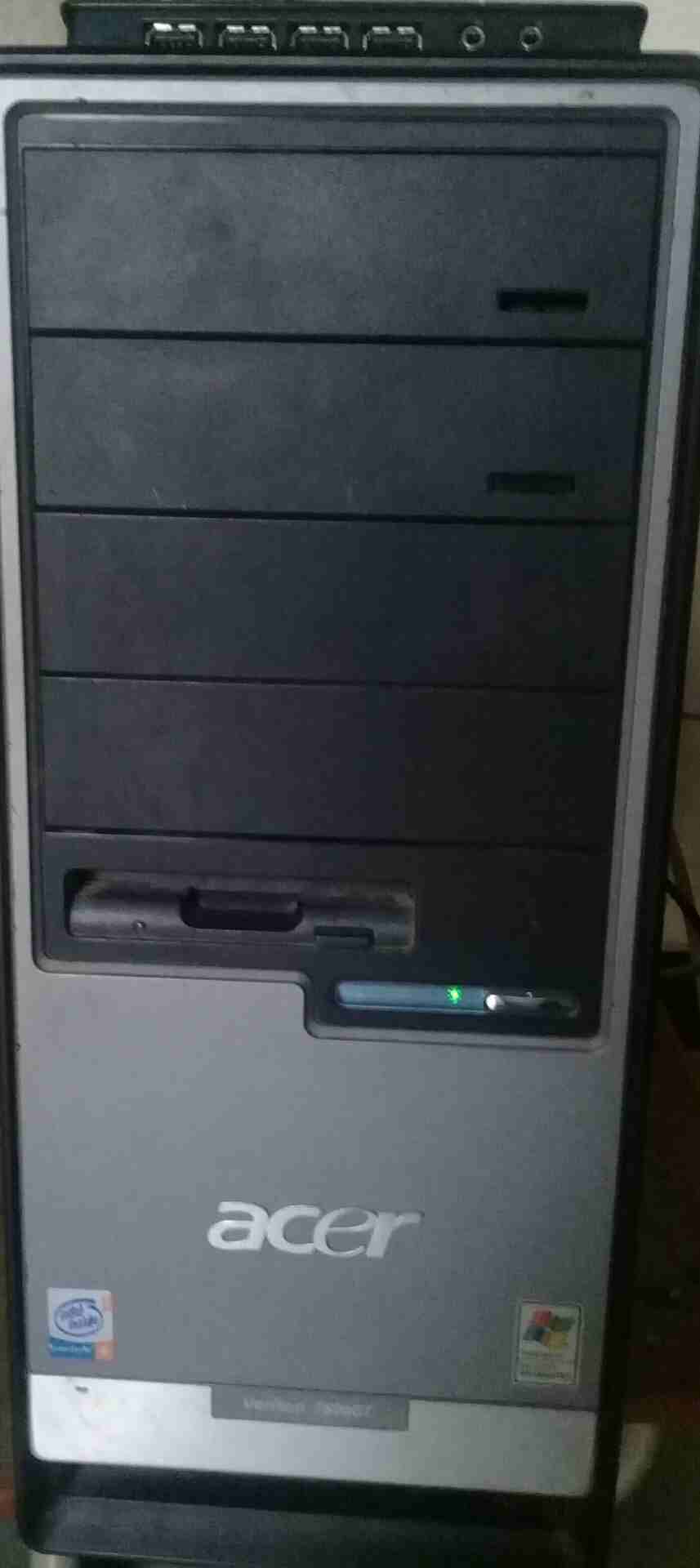 كيس كمبيوتر مستعمل بحالة جيده                                            


	 				لا تنسَ أنك شاهدت هذا الإعلان في عنكبوت            
	 				
                            الرام:1.5 جيجا.
windows 7....