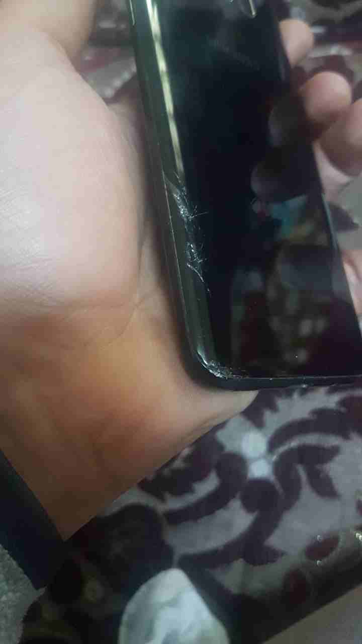 سامسونج s8
لا تنسَ أنك شاهدت هذا الإعلان في عنكبوت
سامسونج s8 لون اسود خطين 64 قيقا في كسر بالشا...