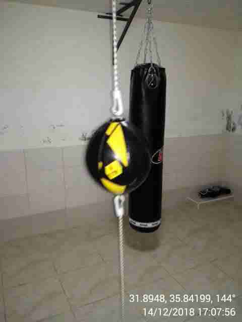 Boxing gear  أدوات الملاكمة                                            


	 				لا تنسَ أنك شاهدت هذا الإعلان في عنكبوت            
	 				
                                1-   Heavy boxing bag wit...