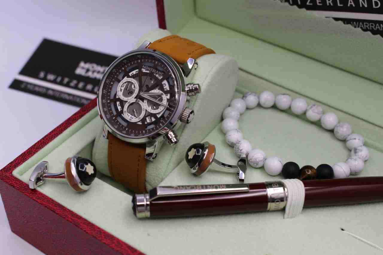 طقم مونت بلانك
لا تنسَ أنك شاهدت هذا الإعلان في عنكبوت
*MONTBLANC*
*اطقم مونت بلانك رجالي*
*مخمل...