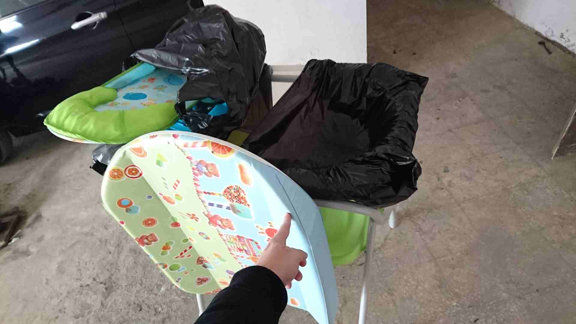 مكان للملابس و للحمام للاطفال الى السنة baby changer and tub
لا تنسَ أنك شاهدت هذا الإعلان في عنكبوت...