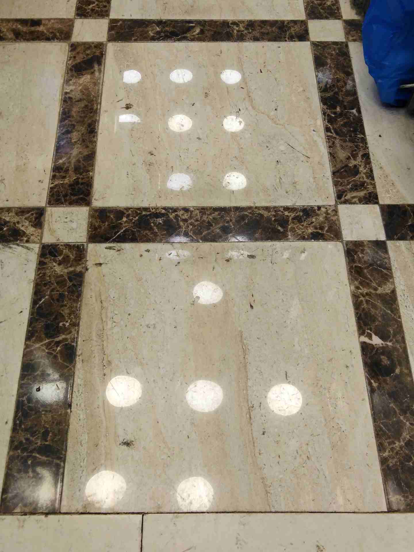 بليط لأعمال البلاط                                            


	 				لا تنسَ أنك شاهدت هذا الإعلان في عنكبوت            
	 				
                            بليط سوري...