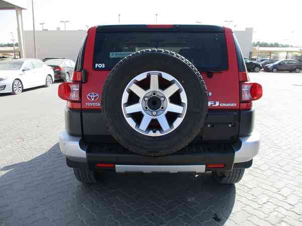 2015 Toyota FJ Cruiser for sale, still very clean in and out. The car is in good and perfect condition, The car has perfect tires and it is GCC Specs. Interested buyer should email me for more details...