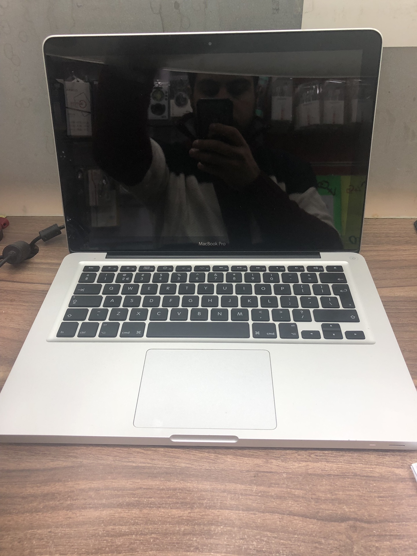 macbook pro 2012
لا تنسَ أنك شاهدت هذا الإعلان في عنكبوت
intel core i7
ram 8gb
hard 750 gb...