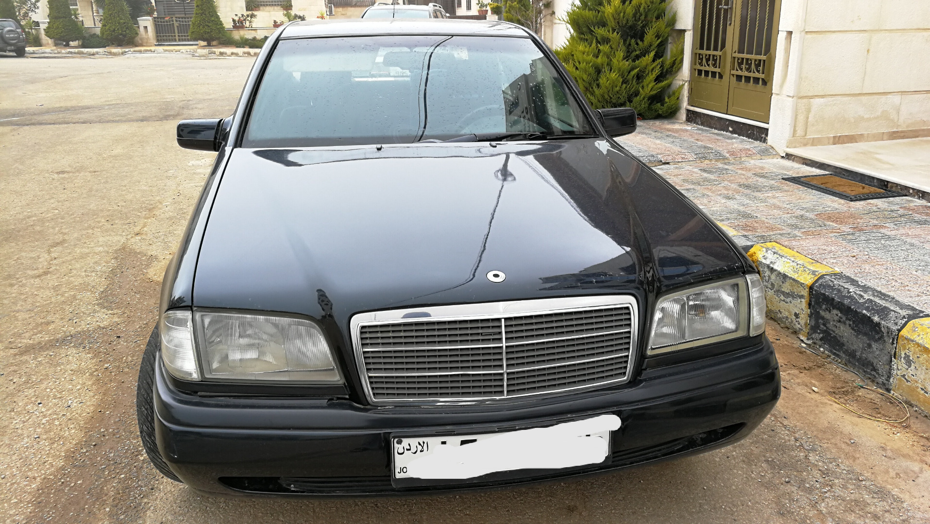 مرسيدس C200 موديل 1997 للبيع                                            


	 				لا تنسَ أنك شاهدت هذا الإعلان في عنكبوت            
	 				
                                مرسيدس C200 
فحص 4 جيد...