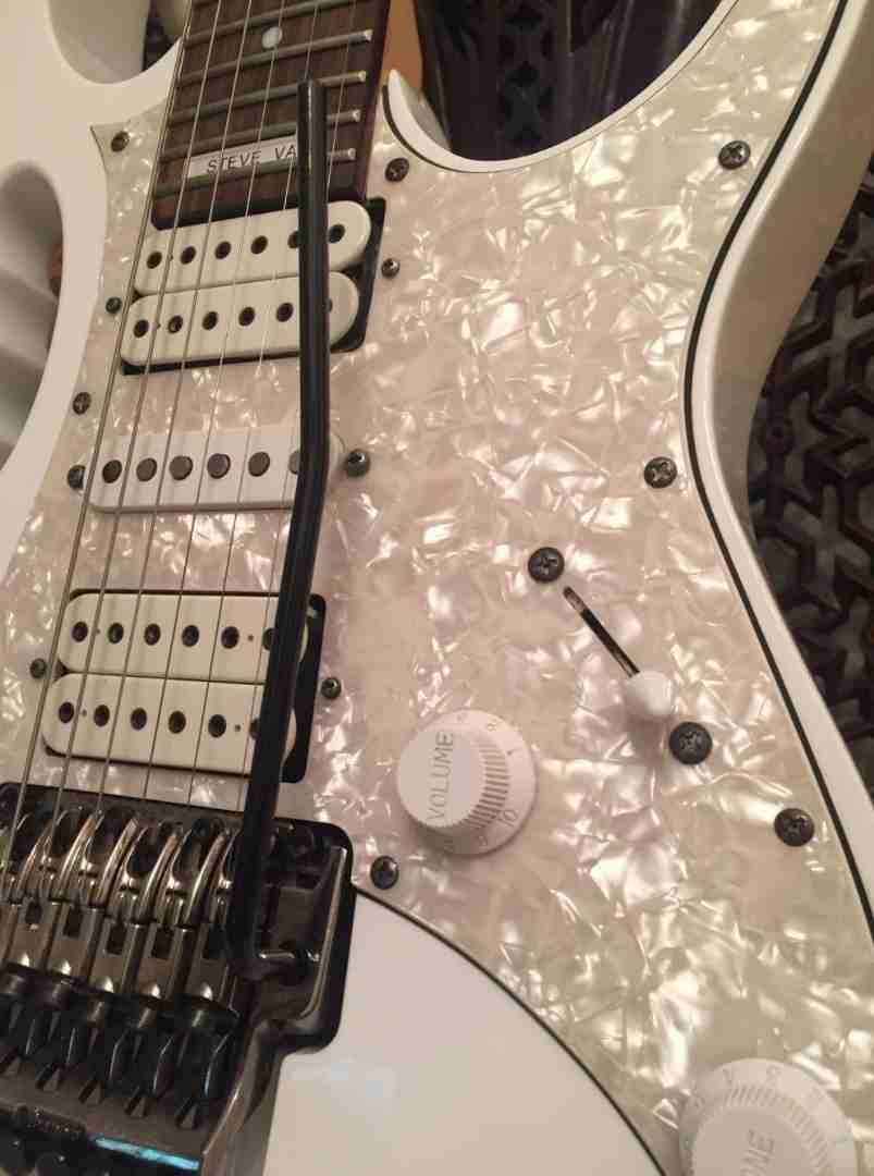 Ibanez JEM 555 / جيتار
لا تنسَ أنك شاهدت هذا الإعلان في عنكبوت
اليكترك جيتار Ibanez Ibanez JEM 55...