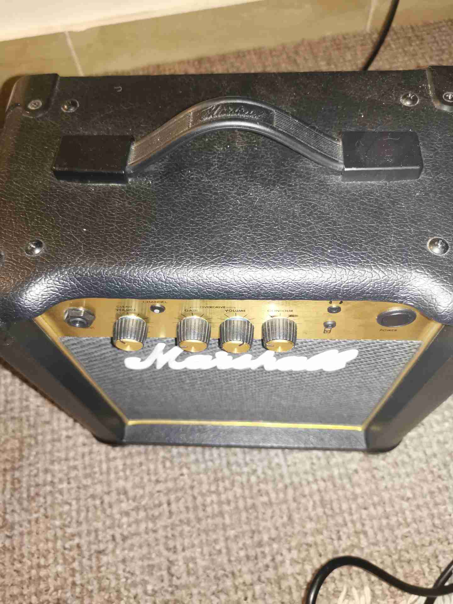 marshall speaker سماعات للجيتار الكهربائي
لا تنسَ أنك شاهدت هذا الإعلان في عنكبوت
سماعات مارش...