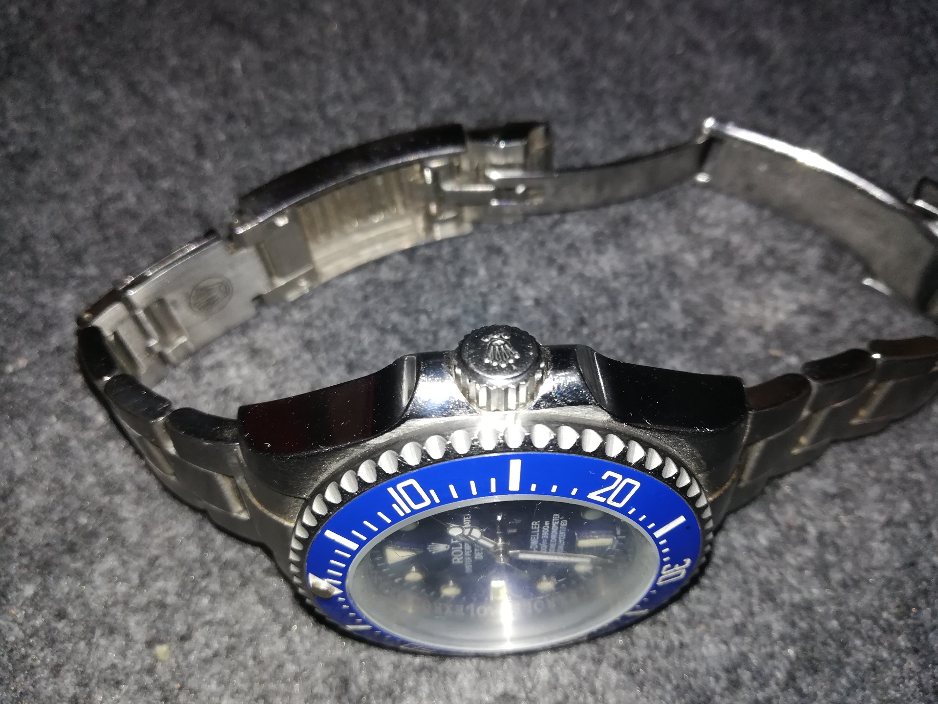 ROLEX DEEB SEA
لا تنسَ أنك شاهدت هذا الإعلان في عنكبوت
اعلى صنف ولون مميز.......