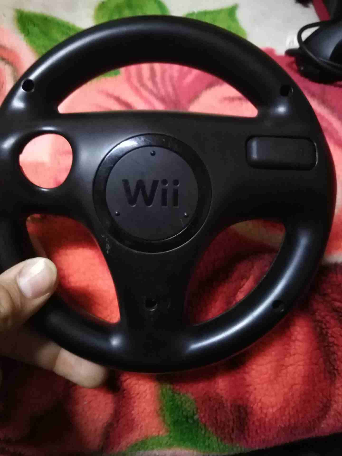وي wii السعر 60                                            


	 				لا تنسَ أنك شاهدت هذا الإعلان في عنكبوت            
	 				
                            وي بسعر قليل جدا كل شي يوجد معاها اثنين ا...