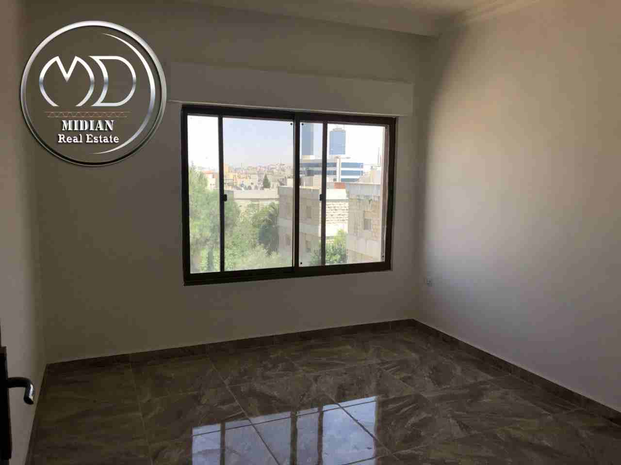 شقق جديدة للبيع الامير راشد قرب شارع عبد الله غوشه 90م ارضي وطوابق باسعار مناسبه .
لا تنسَ أنك شاهدت هذا الإعلان في عنكبوت...