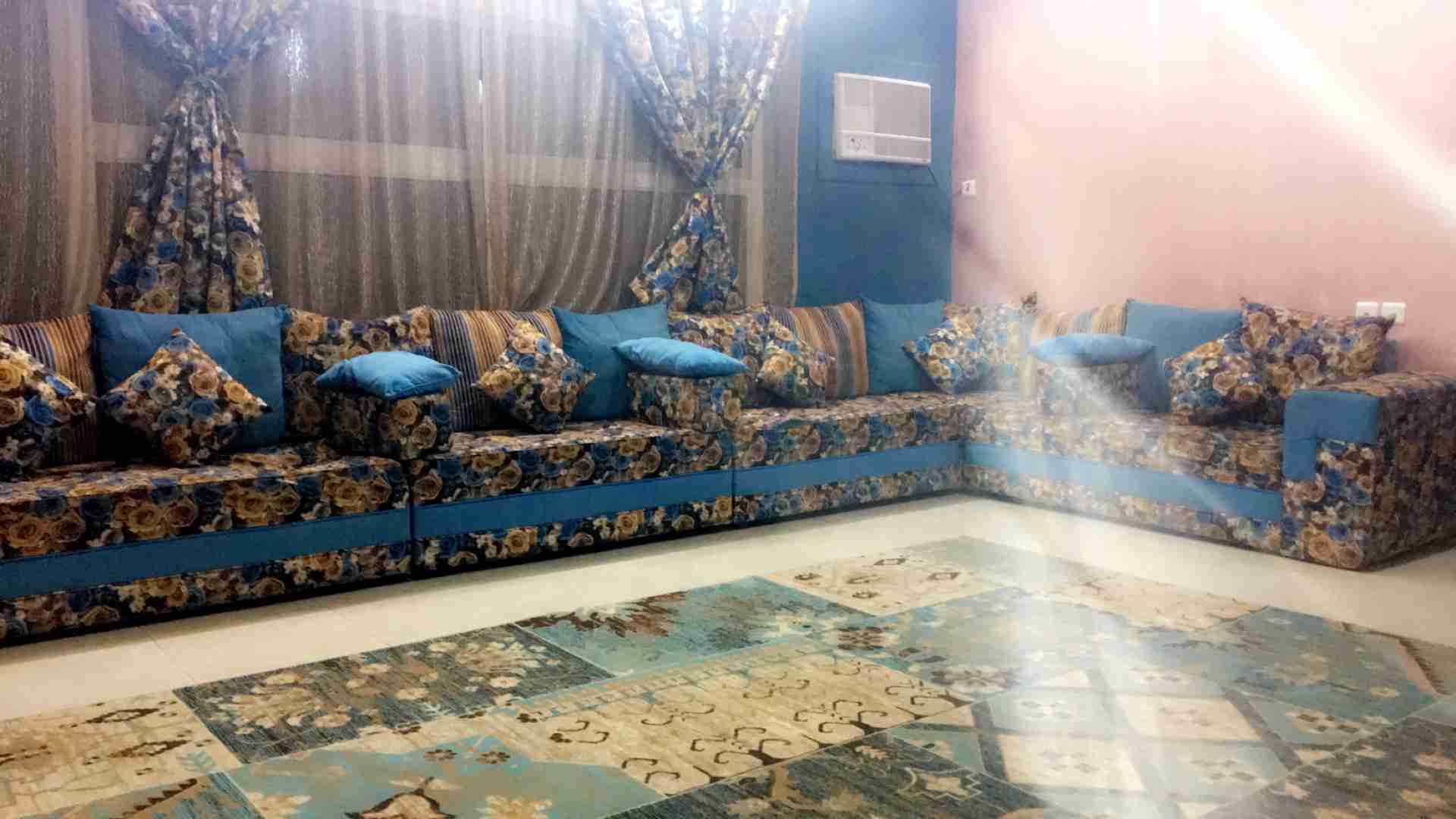 اثاث مستعمل                                            


	 				لا تنسَ أنك شاهدت هذا الإعلان في عنكبوت            
	 				
                                كنب شبة جديد للبيع مع ستاره وزولية للبيع...