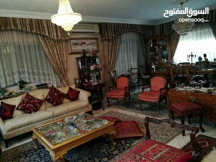 ام اذينه فيلا مستقله موقع مميز ارض 500م بناء 550م بسعر مغري
لا تنسَ أنك شاهدت هذا الإعلان في عنكبوت...